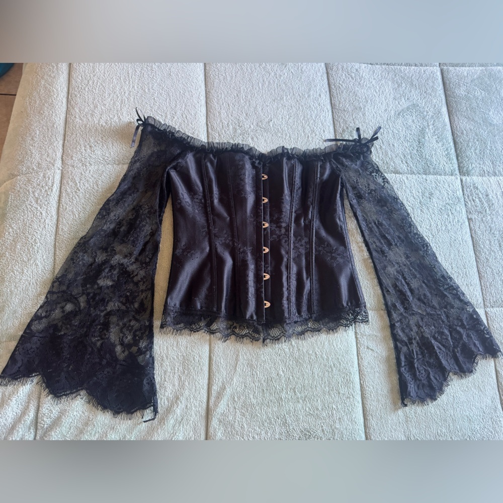Chic Black Lace Corset Blouse - Picture 3 of 13